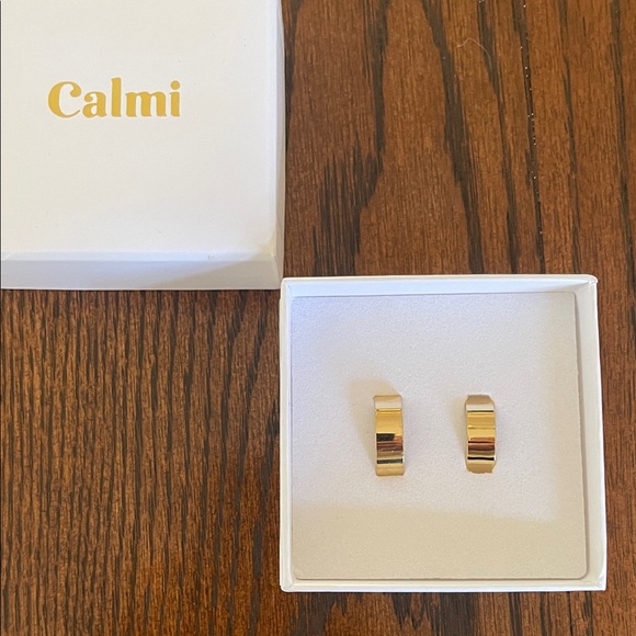 Calmi Ring - Picture 2 of 5